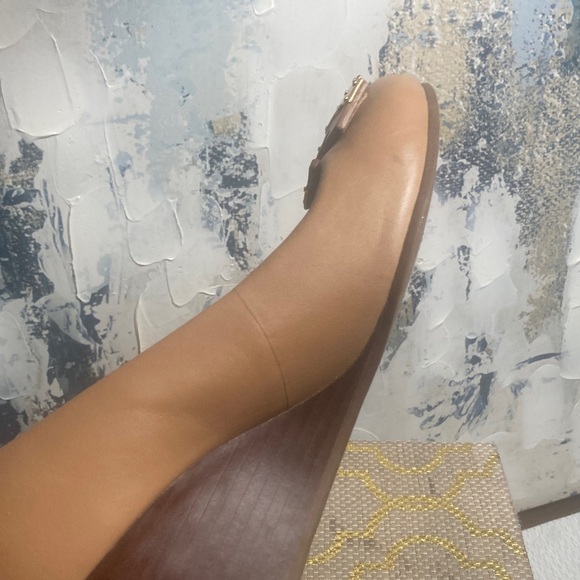 Authentic Tory Burch Lowell New Logo Wedge Pump with Stacked wooden heels - Picture 17 of 17